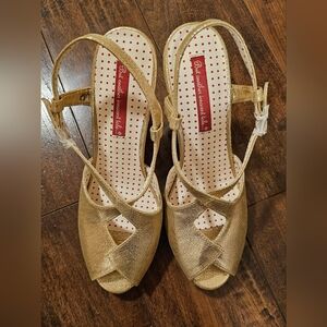 New Gold Metallic Shimmery High Heels - Size 9 but fit a little smaller